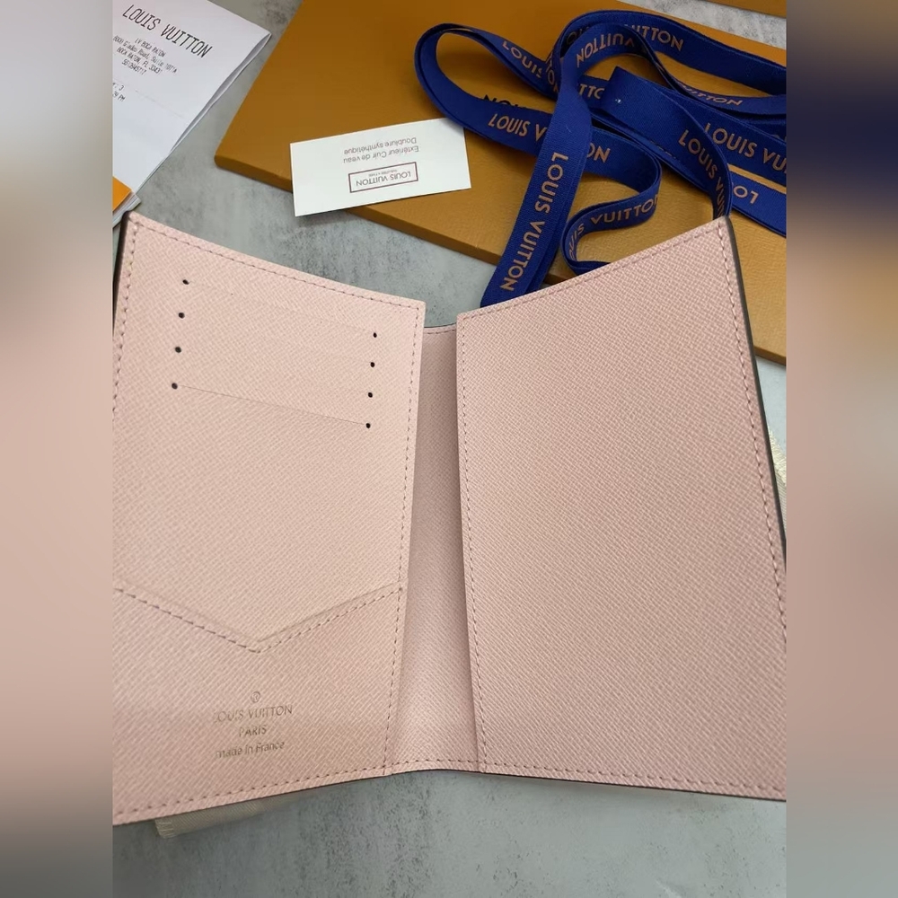 Louis Vuitton Monogram Leather Passport Cover - Picture 7 of 13